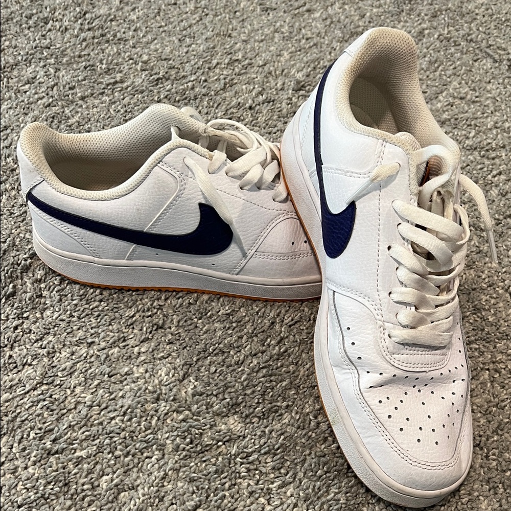 Nike Men's White and Navy Sneakers